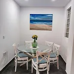 De Lujo Playa Deveses Apartment *